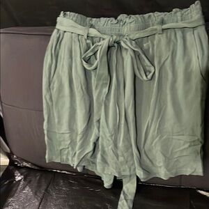 CITY CHIC Green Tie-Waist Short